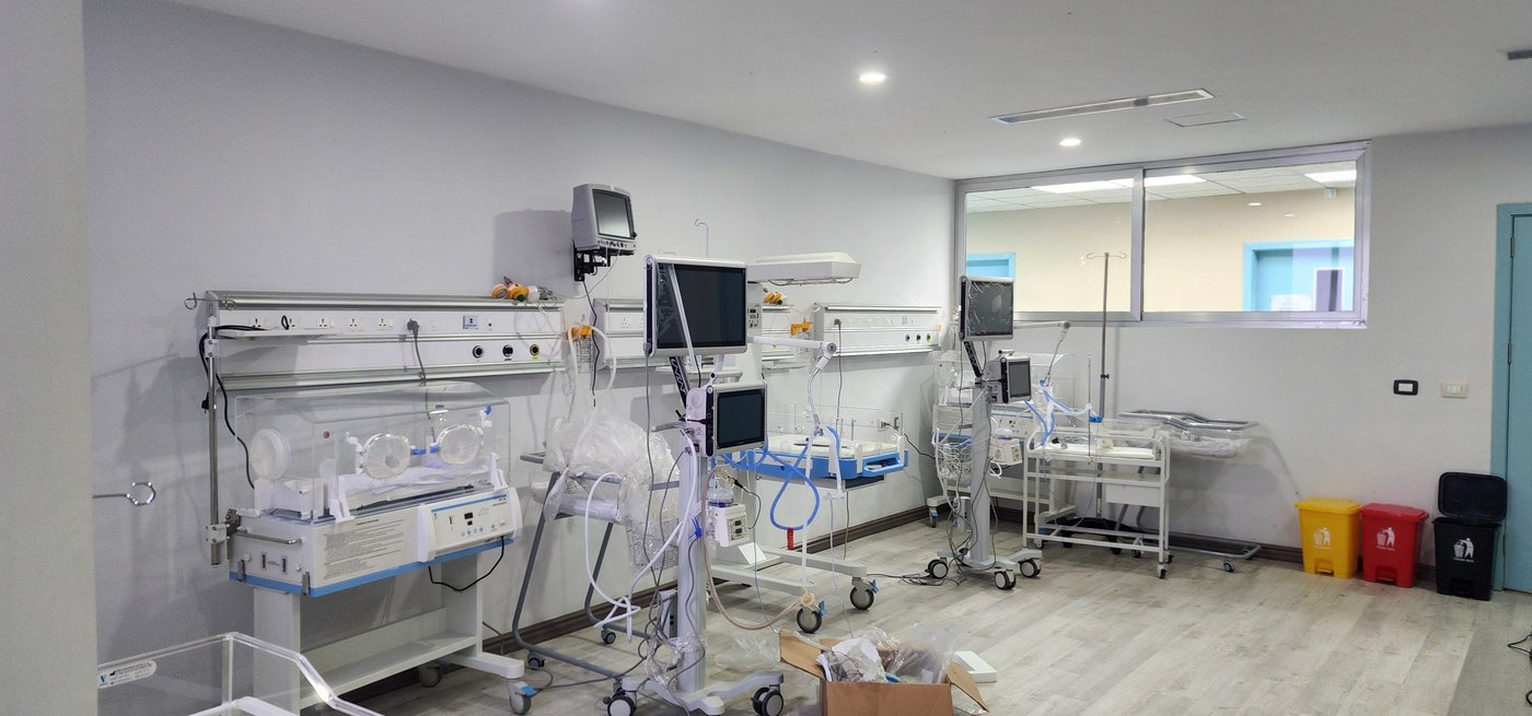 Neonatal ICU fitted with bed-head medical gas trunking and equipment